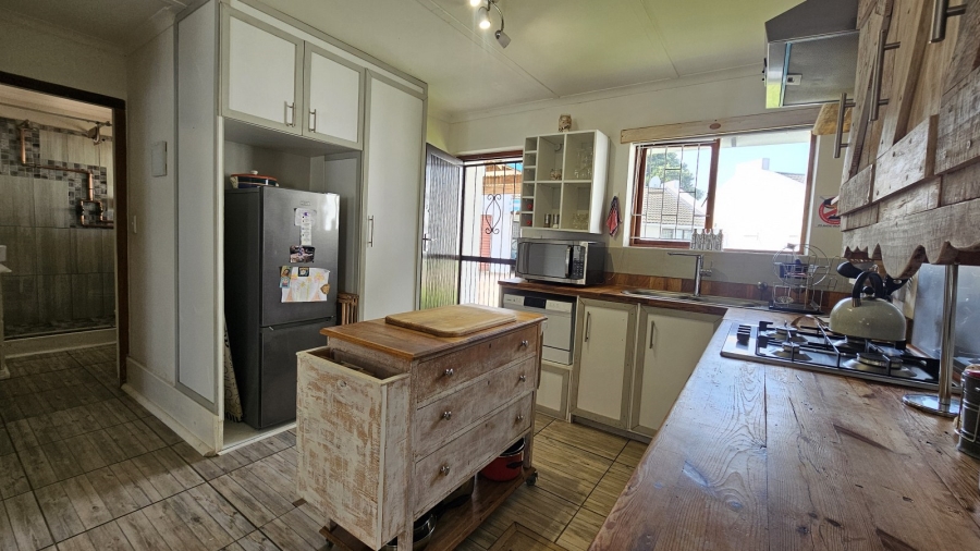 2 Bedroom Property for Sale in Paradise Beach Eastern Cape